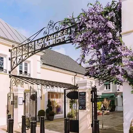 Magical Residence, Le Cour Royal Near Disneyland Paris, Just 5 Min Away ! *