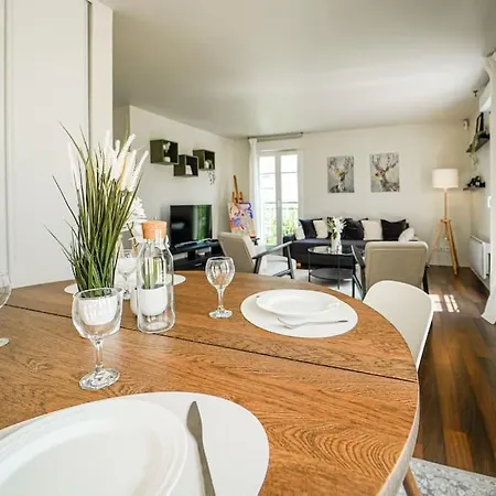 Magical Residence, Le Cour Royal Near Disneyland Paris, Just 5 Min Away ! Apartment *